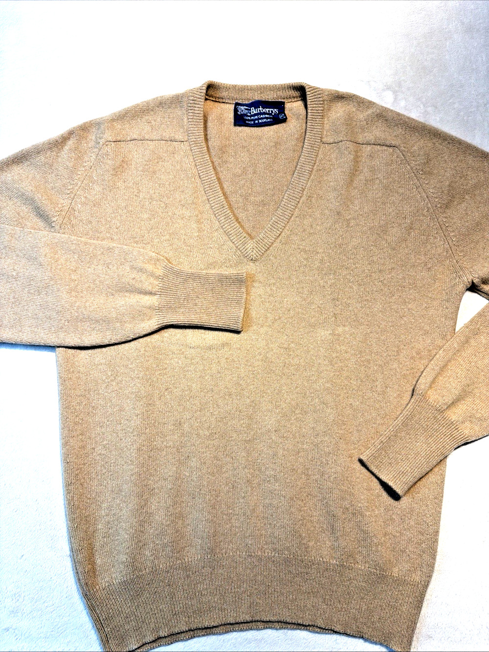 Vintage Burberrys Pure Cashmere V-Neck Sweater Camel Scotland Old Money Men Sz M